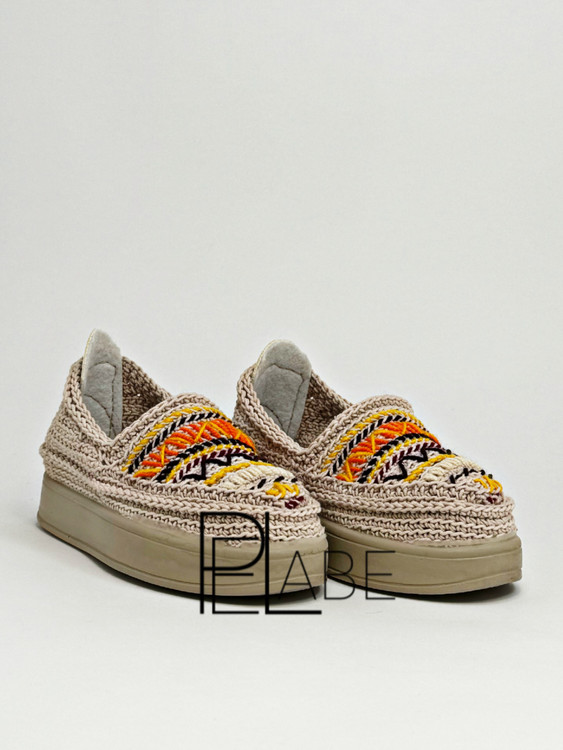 گیوه طبی کودک مدل کرم فرش